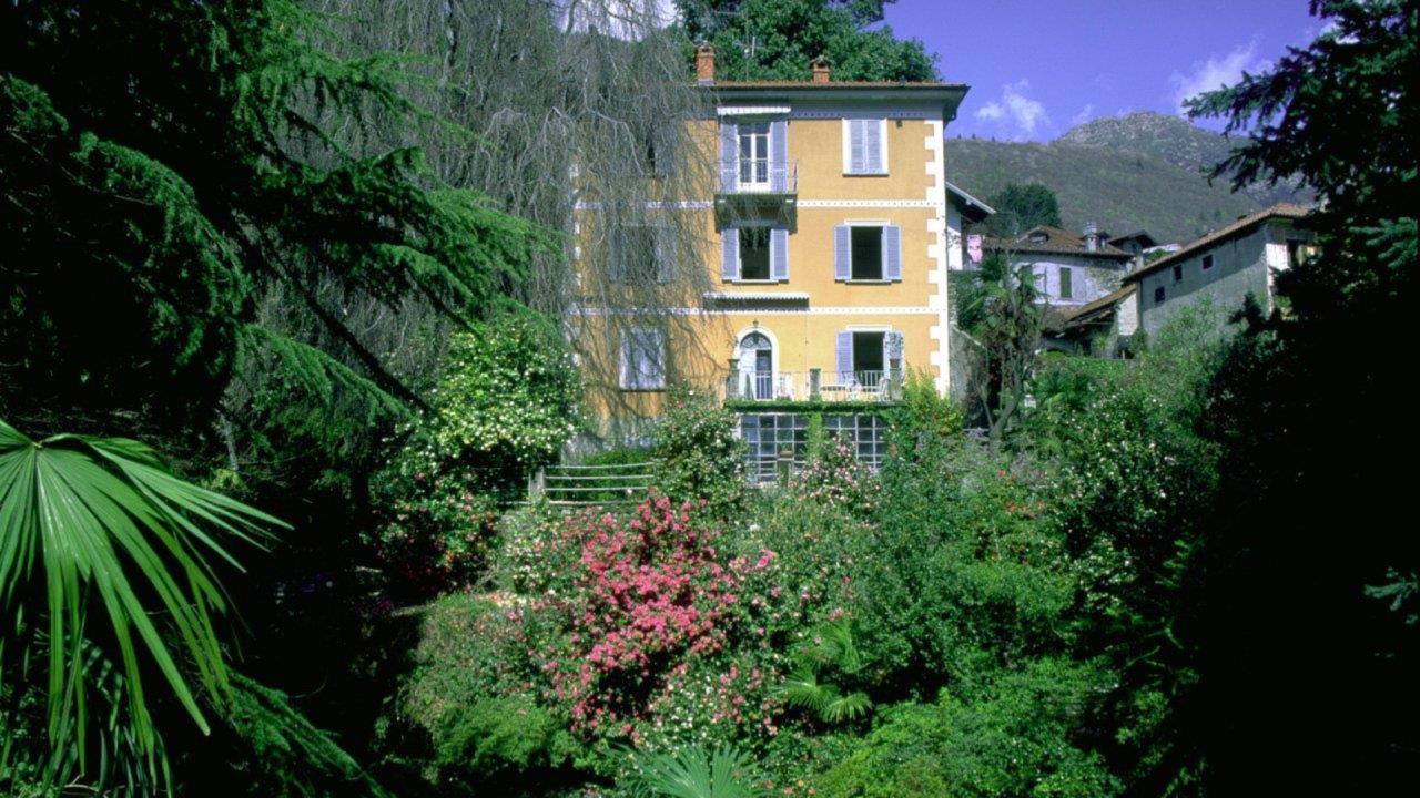 Giardino di Villa Anelli  (da www.unionelagomaggiore.it)