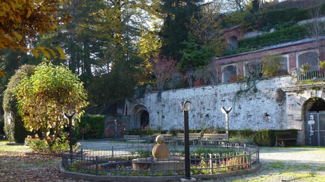 Giardino di Palazzo Borelli (immagine da  www.visitstura.it)