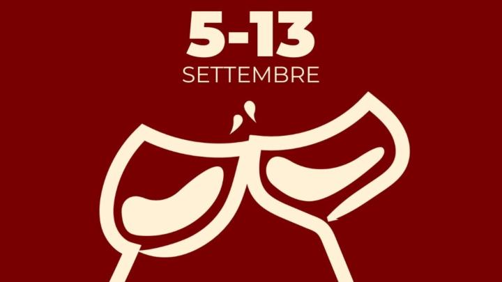 Particolare della copertina del programma del festival Date di svolgimento e logo con brindisi di due calici stilizzati