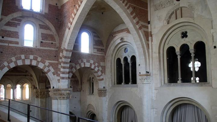L'ARTE DEI MESTIERI (Duomo di Casale Monferrato: particolare del nartece)