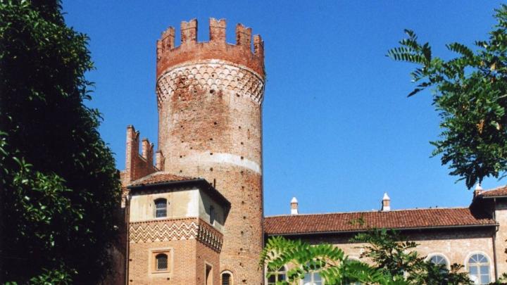 Castello Malgrà, cortile