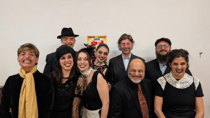 GUERRE COMICHE SORRIDENTI