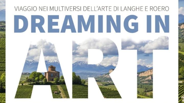 Titolo con fotografia di paesaggio collinare visibile nello spazio delle lettere